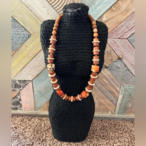 Wood Necklace handmade with natural wood - Picture 2 of 9